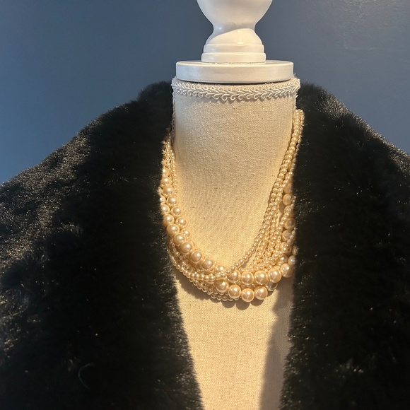 BCBG Faux Fur Coat NWT - Picture 4 of 6